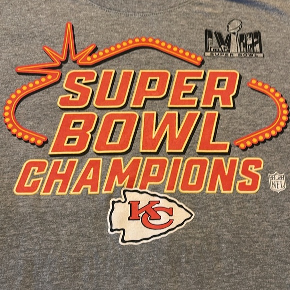 KC Chiefs Nike Gray Super Bowl LVIII Champions Locker Room Trophy T-Shirt - Picture 2 of 5